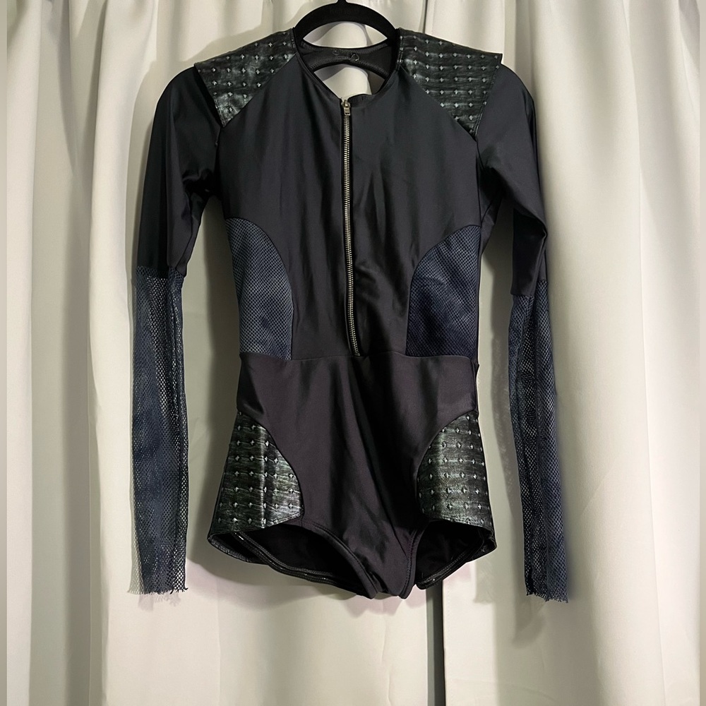 Tenth House jazz costume.